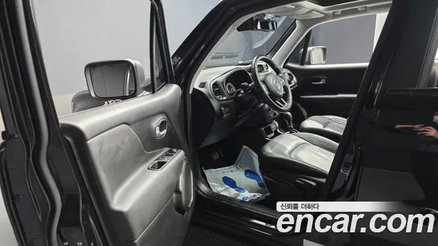 Jeep Renegade 2019 — фото 13