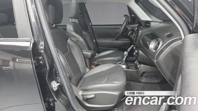 Jeep Renegade 2019 — фото 17