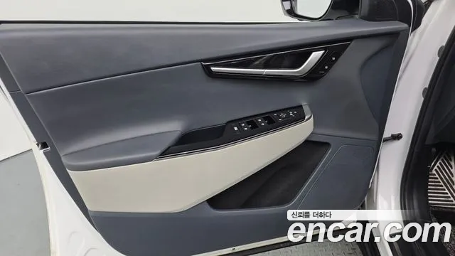Kia EV6 2023 — фото 14