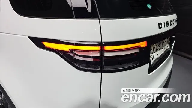 Land Rover Discovery 2019 — фото 9