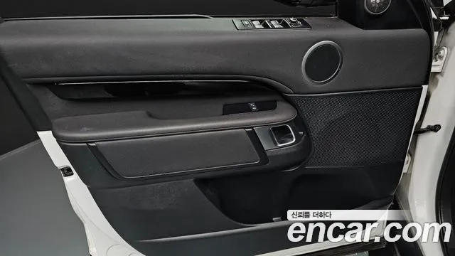 Land Rover Discovery 2019 — фото 14