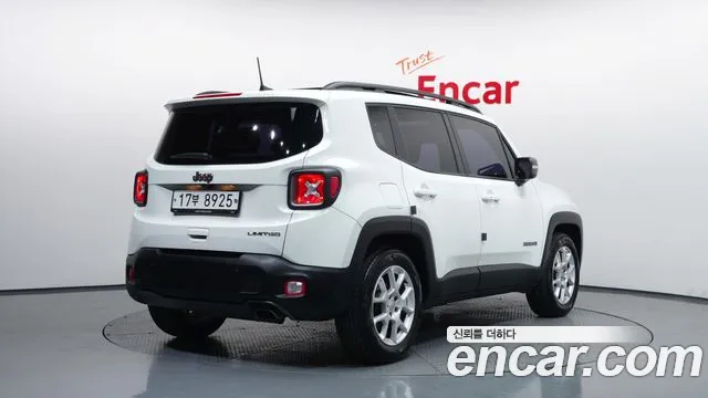 Jeep Renegade 2019 — фото 2
