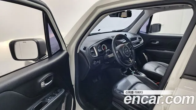 Jeep Renegade 2019 — фото 13