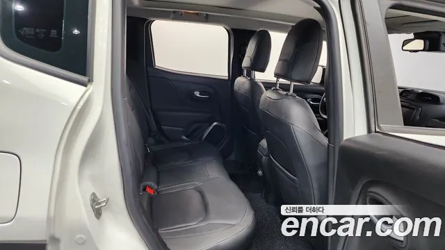 Jeep Renegade 2019 — фото 17