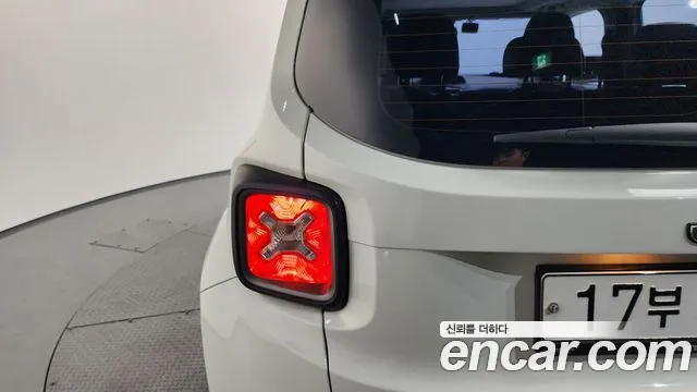 Jeep Renegade 2019 — фото 9