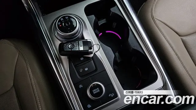 Ford Explorer 2021 — фото 12