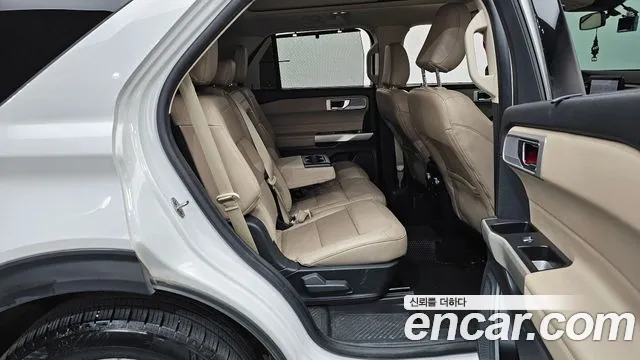 Ford Explorer 2021 — фото 17
