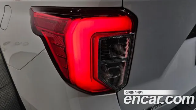 Ford Explorer 2021 — фото 9