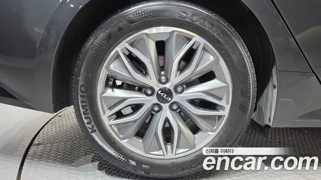 Kia K5 2022 — фото 7