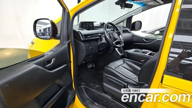 Hyundai Staria 2022 — фото 13