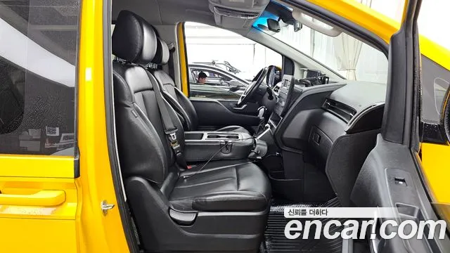 Hyundai Staria 2022 — фото 17