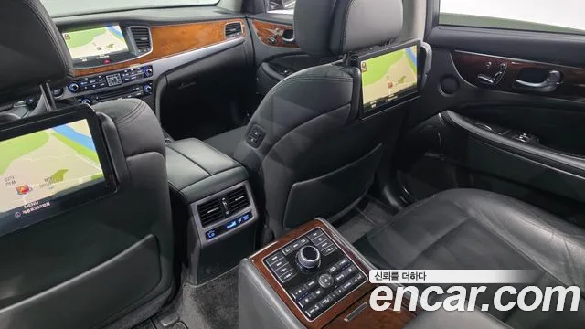 Hyundai Equus 2014 — фото 17