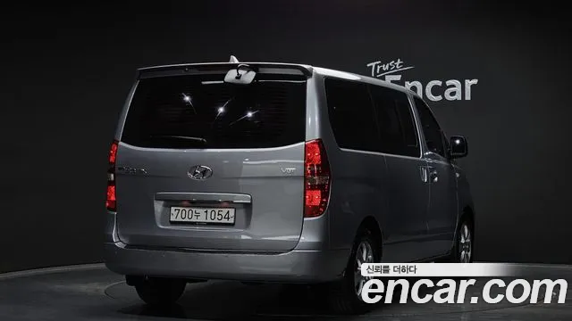 Hyundai Starex 2018 — фото 2