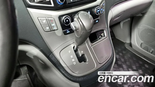 Hyundai Starex 2018 — фото 9