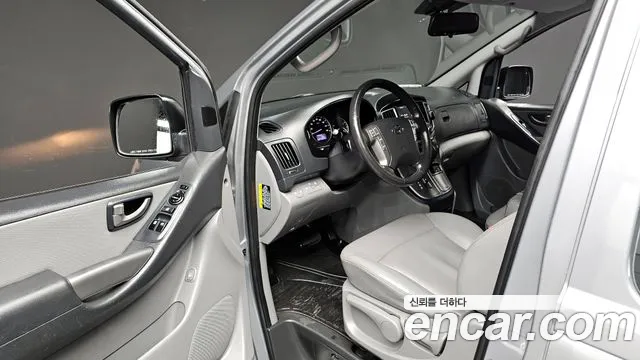 Hyundai Starex 2018 — фото 12