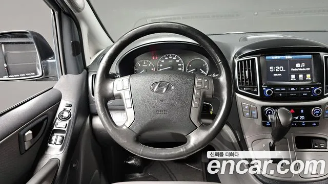 Hyundai Starex 2018 — фото 13