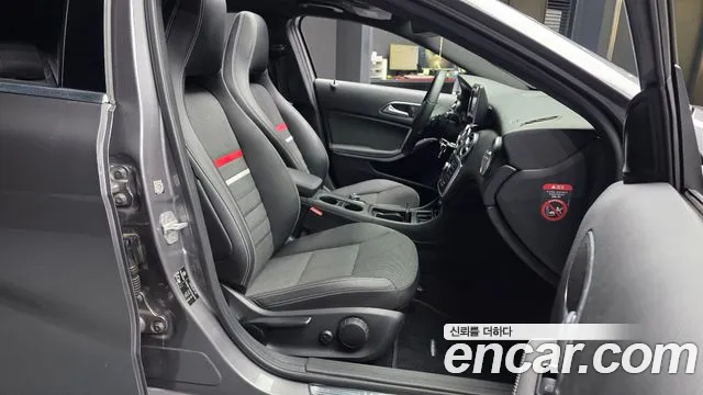 Mercedes-Benz A-Class 2015 — фото 11