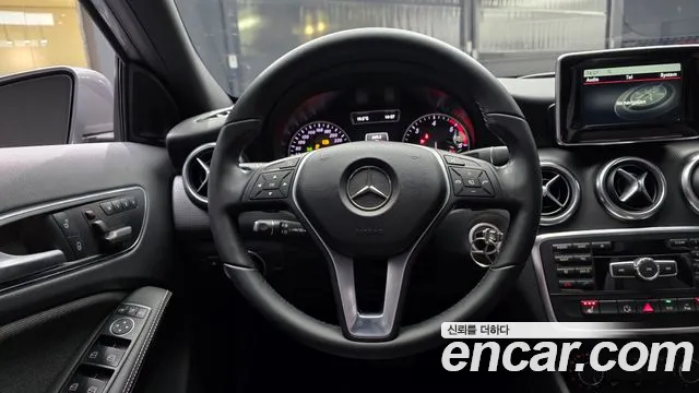 Mercedes-Benz A-Class 2015 — фото 13