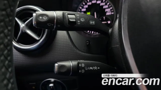 Mercedes-Benz A-Class 2015 — фото 19