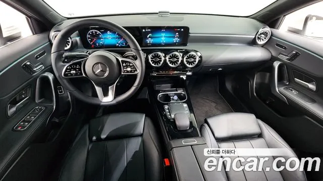 Mercedes-Benz A-Class 2022 — фото 10