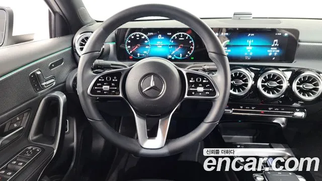Mercedes-Benz A-Class 2022 — фото 18