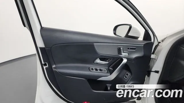 Mercedes-Benz A-Class 2022 — фото 14