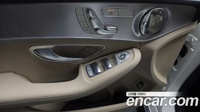 Mercedes-Benz C-Class 2018 — фото 20