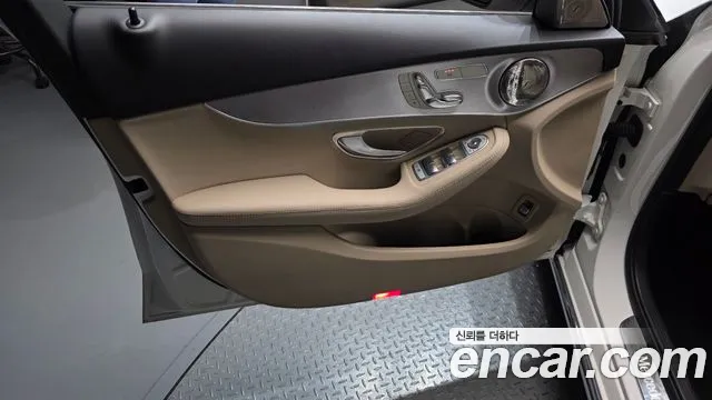 Mercedes-Benz C-Class 2018 — фото 14