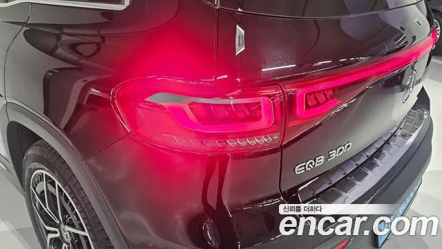 Mercedes-Benz EQB 2023 — фото 13