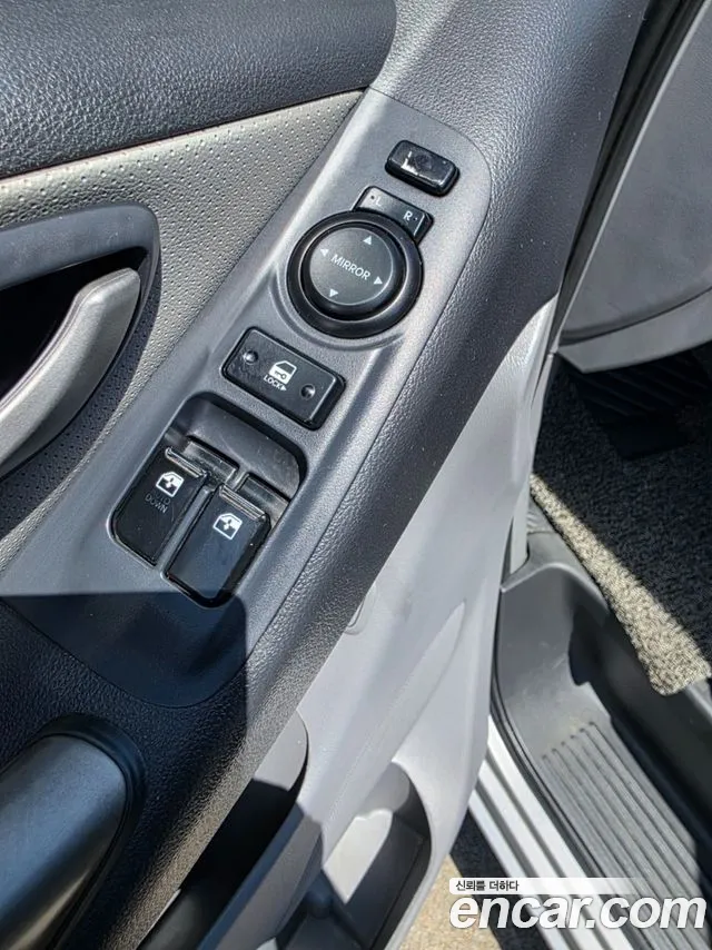 Hyundai Starex 2012 — фото 20