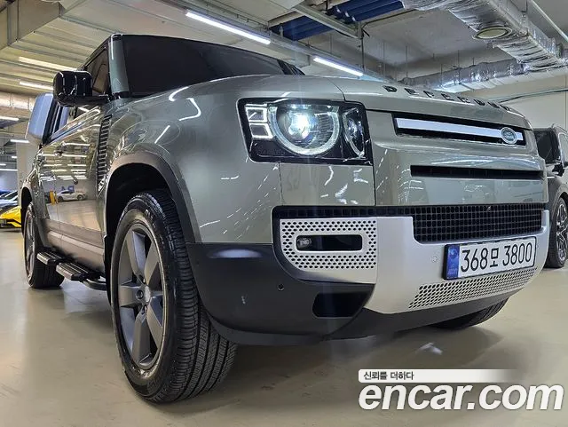 Land Rover Defender 2023 — фото 1