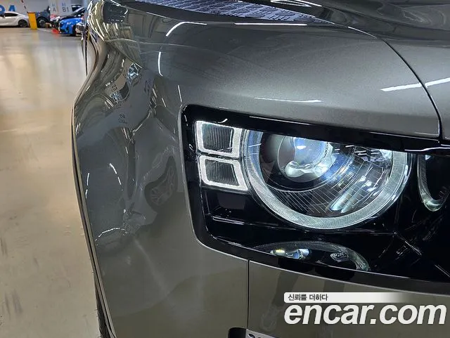 Land Rover Defender 2023 — фото 2
