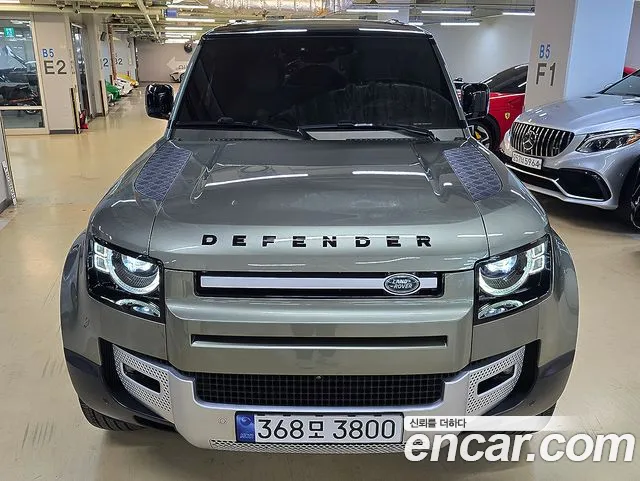 Land Rover Defender 2023 — фото 3