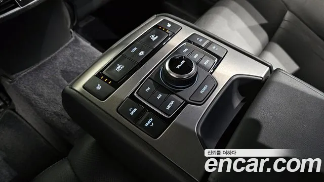 Hyundai Genesis 2016 — фото 18
