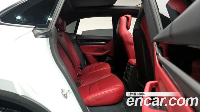 Porsche Macan 2025 — фото 18