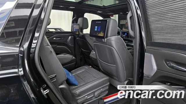 Cadillac Escalade 2022 — фото 17