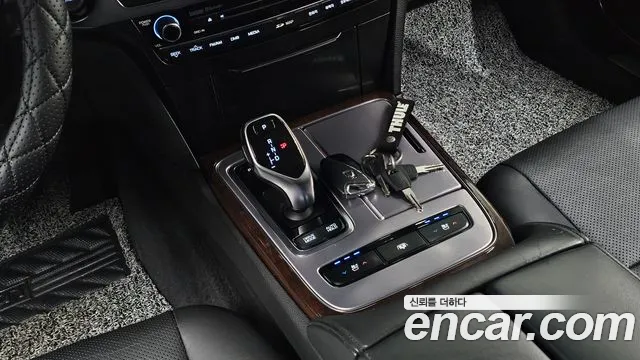 Hyundai Equus 2014 — фото 9