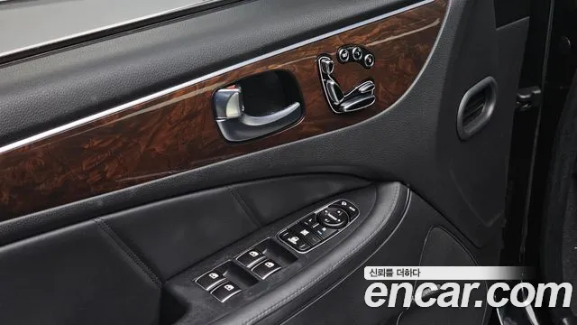 Hyundai Equus 2014 — фото 19
