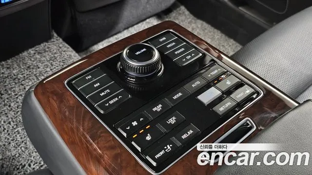 Hyundai Equus 2014 — фото 20