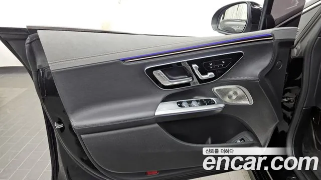 Mercedes-Benz EQE 2023 — фото 14