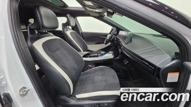 Kia EV6 2023 — фото 13