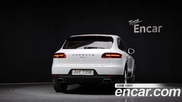 Porsche Macan 2017 — фото 4