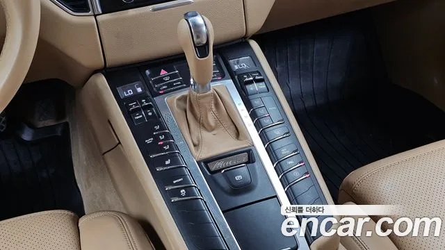 Porsche Macan 2017 — фото 9