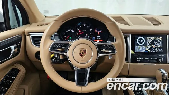 Porsche Macan 2017 — фото 13