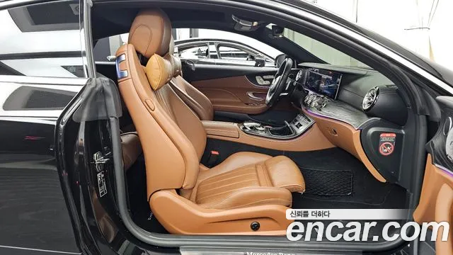 Mercedes-Benz E-Class 2017 — фото 11