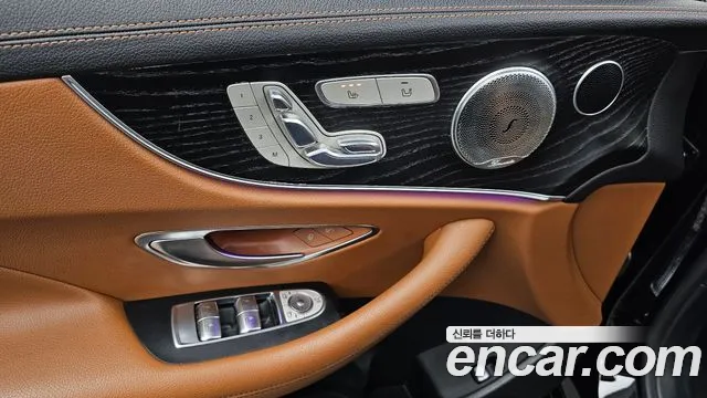 Mercedes-Benz E-Class 2017 — фото 19