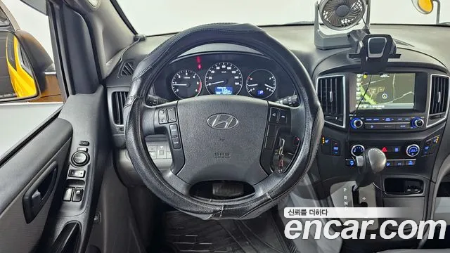 Hyundai Starex 2019 — фото 12