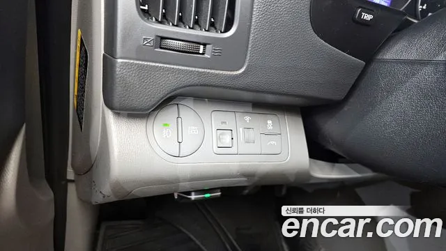 Hyundai Starex 2019 — фото 18