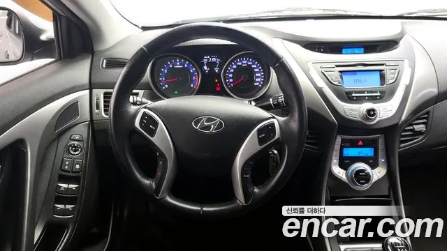 Hyundai AVANTE 2012 — фото 13