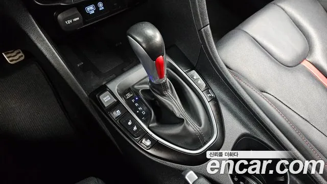 Hyundai Veloster 2020 — фото 12